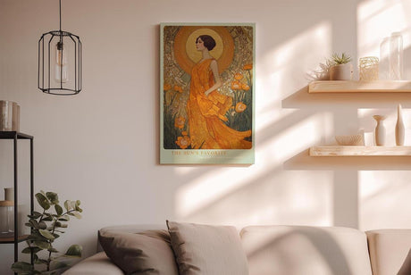 Paul Sinus Wandbild in 40x60cm The Sun's Favorite mit eleganter Frau in goldener Robe vor floralem Hintergrund für luxuriöse Wandgestaltung