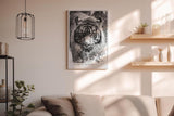 Paul Sinus Wandbild in 40x60cm Tiger in Silence – Ausdrucksstarkes Schwarz-Weiß-Porträt eines Tigers im Wasser
