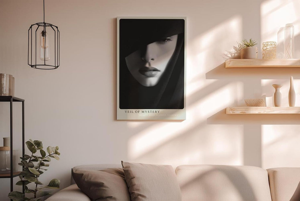 Paul Sinus Wandbild in 40x60cm Veil of Mystery – geheimnisvolles Schwarz-Weiß-Porträt mit verhülltem Blick für elegante Raumgestaltung