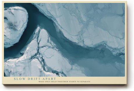 Paul Sinus Wandbild 120x80cm abstrakte Eislandschaft Luftaufnahme Gletscher Fluss moderne Naturkunst kuehle Farbtone stilvolle Wanddekoration fuer Wohnzimmer Büro
