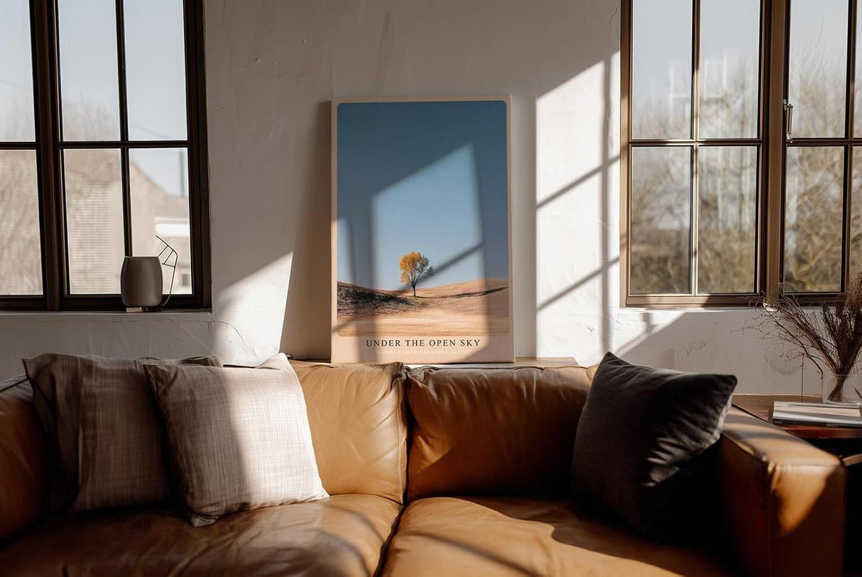 Paul Sinus Wandbild in 40x60cm einzelner Baum auf weiter Landschaft unter blauem Himmel – minimalistisches Naturmotiv für moderne Wohnräume