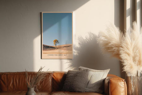 Paul Sinus Wandbild in 40x60cm einzelner Baum auf weiter Landschaft unter blauem Himmel – minimalistisches Naturmotiv für moderne Wohnräume