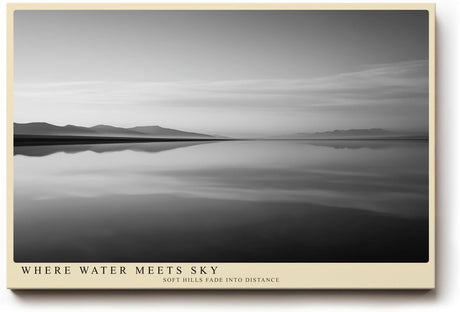 Paul Sinus Wandbild 120x80cm ruhige See Landschaft Schwarz Weiss minimalistische Natur Fotokunst elegantes Kunstposter zeitlose Wanddekoration fuer Wohnzimmer Schlafzimmer Büro Flur