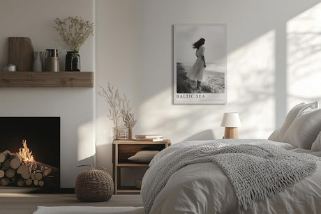 Paul Sinus Leinwandbild 60x90cm Baltic Sea Germany Leinwandbild elegante Frau am Strand in Schwarz-Weiß poetische Küstenstimmung