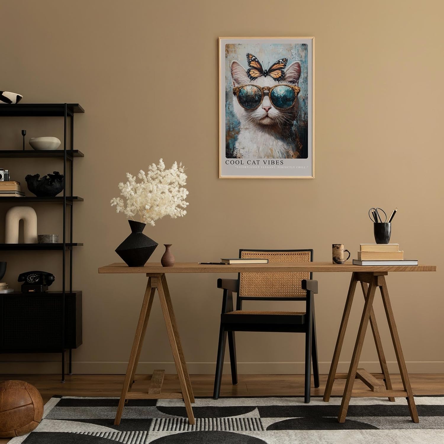 Paul Sinus Leinwandbild 40x60cm Cool Cat Vibes Leinwandbild stilvolle Katze mit Sonnenbrille und Schmetterling humorvolles modernes Kunstwerk