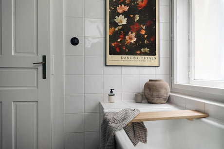 Paul Sinus Leinwandbild 60x90cm Dancing Petals Leinwandbild schwebende Blütenblätter in warmen Farben poetische Naturkunst mit magischer Leichtigkeit