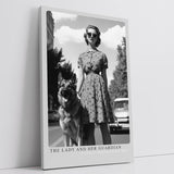 Paul Sinus Leinwandbild 60x90cm Die Dame und ihr Wächter – Stilvolles Schwarz-Weiß-Porträt einer eleganten Frau mit treuem Schäferhund