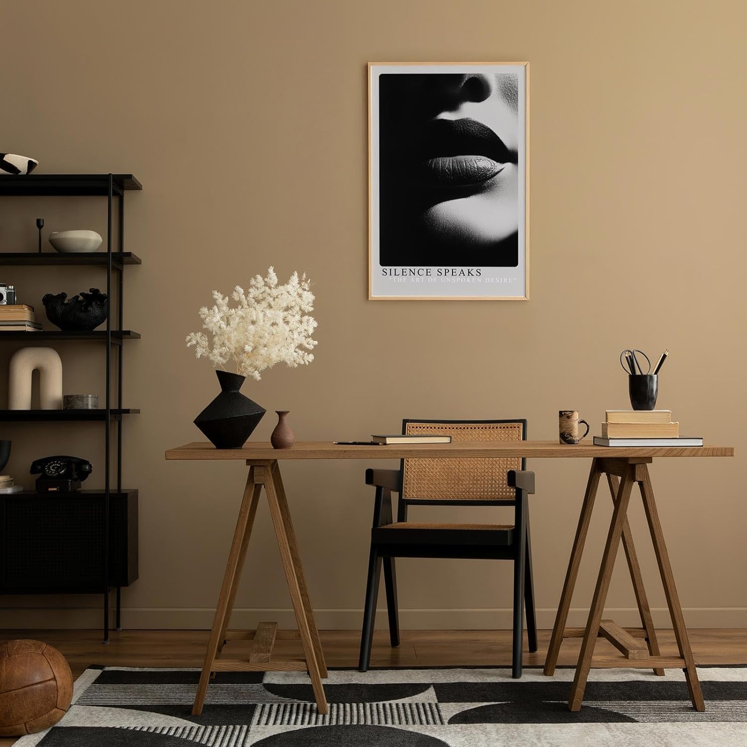 Paul Sinus Leinwandbild 40x60cm Die Sprache der Stille – Sinnliches Schwarz-Weiß-Porträt mit kontrastreicher Lichtführung und geheimnisvoller Eleganz