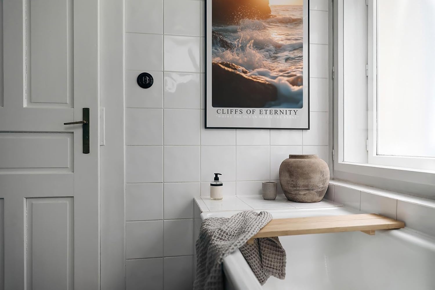 Paul Sinus Leinwandbild 60x90cm Ewige Klippen – Dramatische Meeresbrandung mit goldenen Lichtreflexen und kraftvoller Bewegung