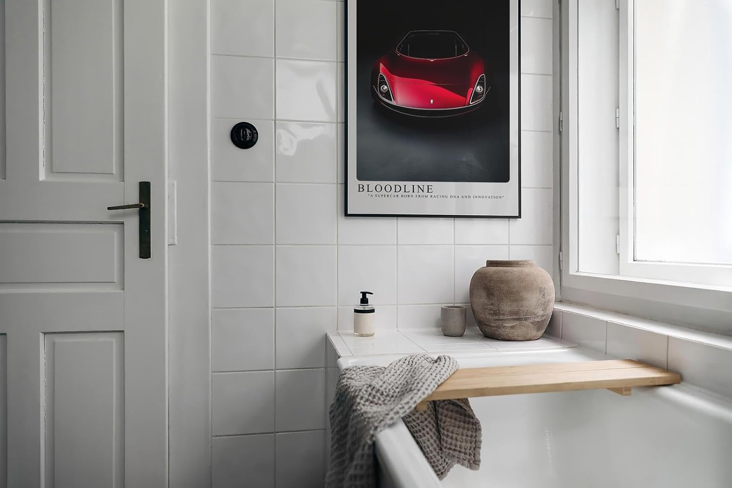 Paul Sinus Leinwandbild 40x60cm exklusiver roter Supersportwagen mit futuristischem Design und kraftvoller Eleganz vor dunklem Hintergrund