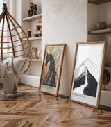 Paul Sinus Leinwandbild 60x90cm Gipfelpfad – Minimalistische Berglandschaft in Schwarz-Weiß mit kraftvoller Licht-Schatten-Dynamik