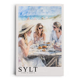 Paul Sinus Leinwandbild 40x60cm Leinwandbild Elegantes Strandfrühstück auf Sylt – Sommerliche Strandatmosphäre, Frauen im weißen Look