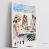 Paul Sinus Leinwandbild 40x60cm Leinwandbild Elegantes Strandfrühstück auf Sylt – Sommerliche Strandatmosphäre, Frauen im weißen Look