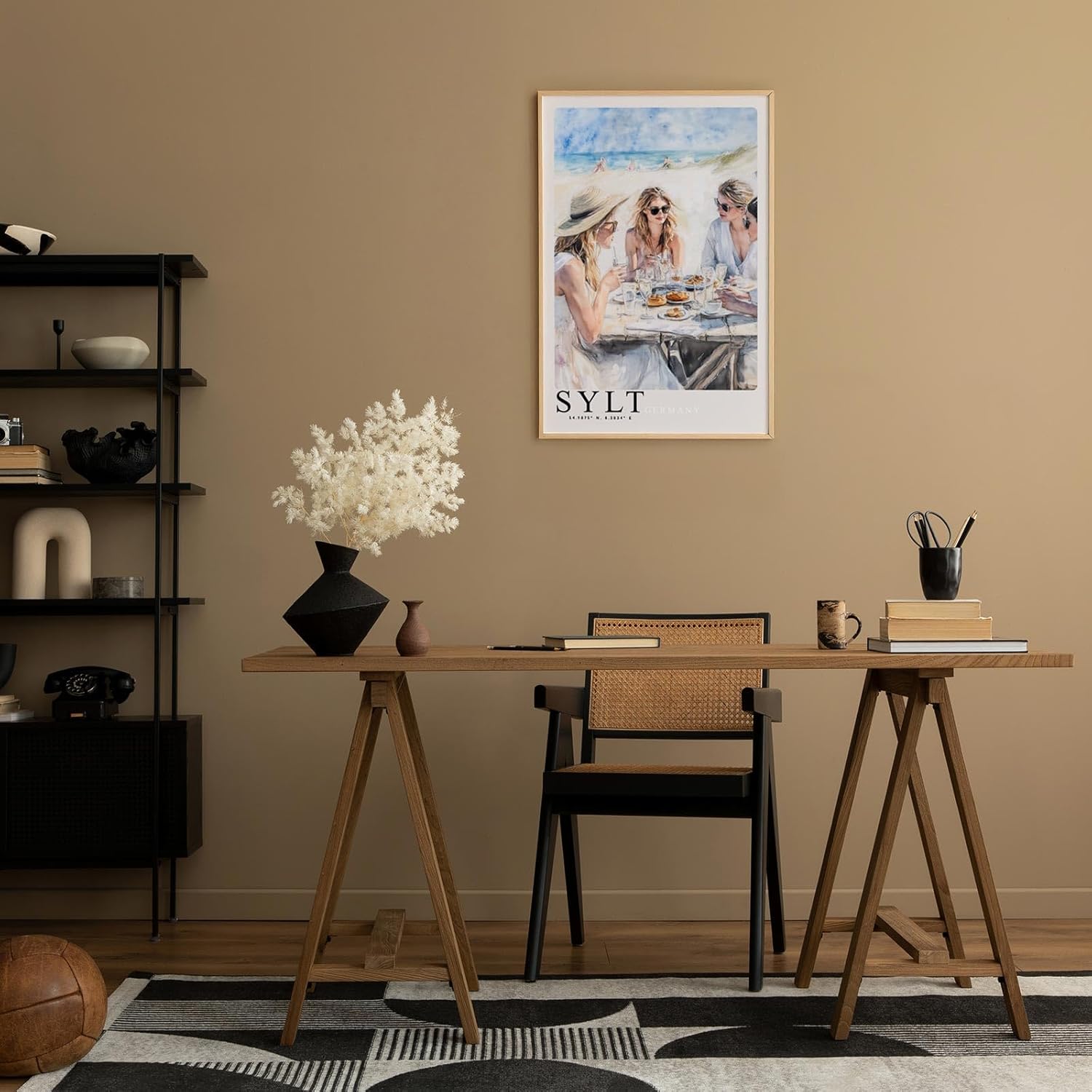 Paul Sinus Leinwandbild 40x60cm Leinwandbild Elegantes Strandfrühstück auf Sylt – Sommerliche Strandatmosphäre, Frauen im weißen Look