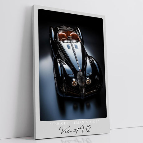 Paul Sinus Leinwandbild 80x120cm Velvet V12 – Luxus, Oldtimer, Sportwagen, Eleganz, Retro, Automobil, Exklusivität, Geschwindigkeit, Design, Stil