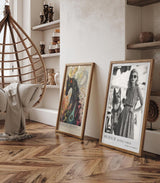 Paul Sinus Leinwandbild 80x120cm Munich Retro Vibes – Stilvolle Vintage-Szene in Schwarz-Weiß mit eleganter Dame, Sonnenbrille, deutschem Schäferhund