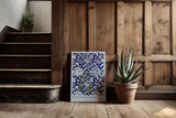 Paul Sinus Kunstdruck 40x60cm Baroque Blossom barockes Blumenornament auf tiefblauem Grund mit Farbakzenten