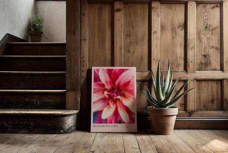 Paul Sinus Kunstdruck 40x60cm Blooming Fire mit feuriger Blüte in intensiven Rottönen
