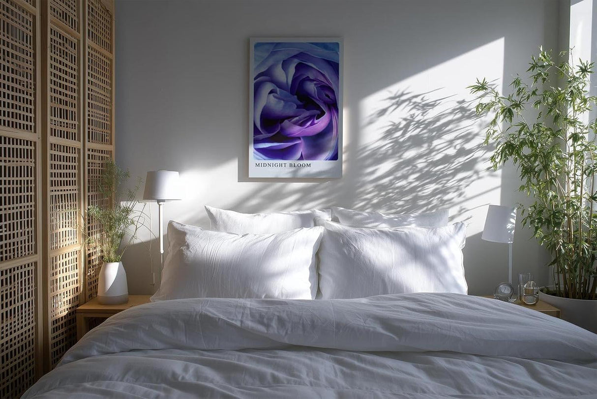 Paul Sinus Kunstdruck 40x60cm Blume Makro Blau Lila Rose Dunkelheit Lichtspiel Midnight Bloom