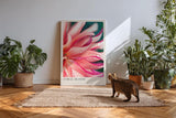 Paul Sinus Kunstdruck 40x60cm Coral Bloom – Blüte in Korallrot mit zarten Tropfen in leuchtender Nahaufnahme