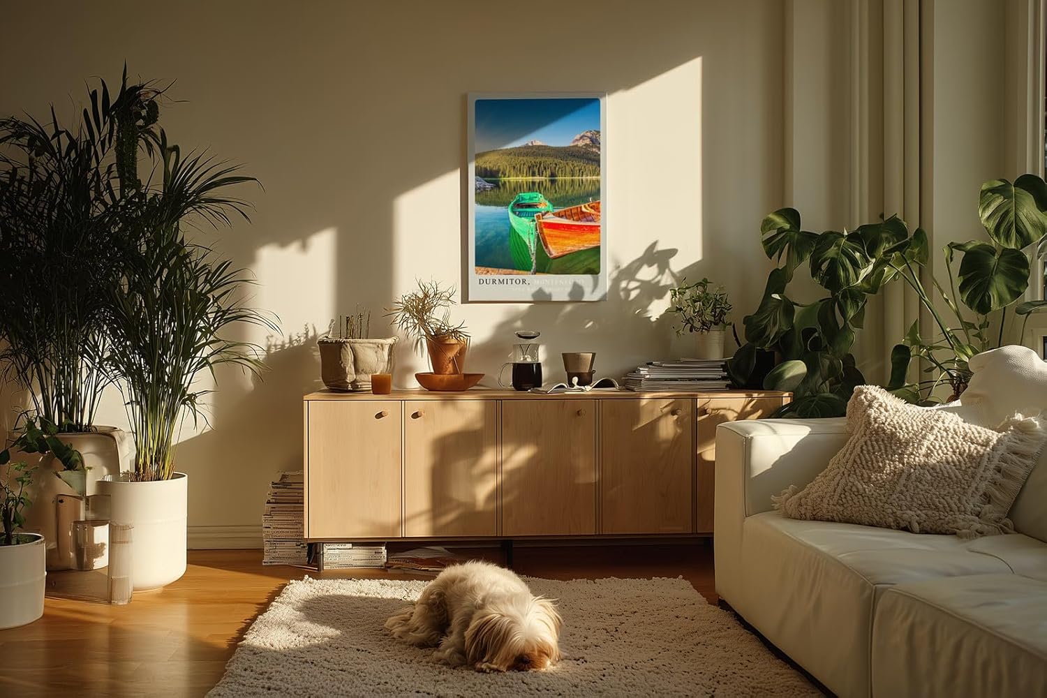 Paul Sinus Kunstdruck 40x60cm Durmitor – farbenfrohe Ruderboote auf Bergsee in Montenegro mit ruhigem Wasser