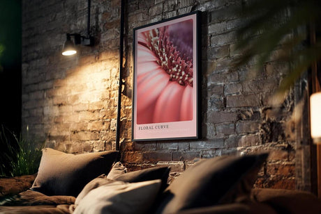 Paul Sinus Kunstdruck 40x60cm Floral Curve mit Makroaufnahme einer rosa Blüte in sanfter Kurve