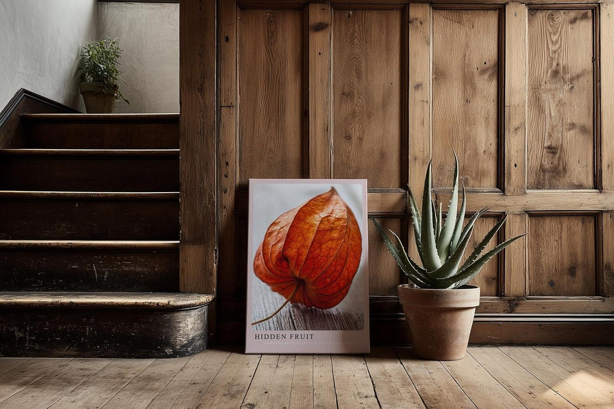 Paul Sinus Kunstdruck 40x60cm Hidden Fruit – Physalis in Nahaufnahme mit natürlicher Struktur und Farbspiel