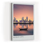 Paul Sinus Kunstdruck 40x60cm Kuwait City bei Sonnenuntergang – Skyline mit traditionellem Boot auf ruhigem Wasser