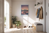 Paul Sinus Kunstdruck 40x60cm Kuwait City bei Sonnenuntergang – Skyline mit traditionellem Boot auf ruhigem Wasser