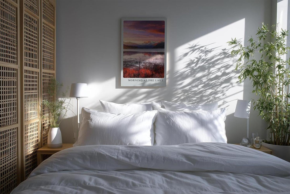 Paul Sinus Kunstdruck 40x60cm Morning at the Lake – Alpenpanorama mit ruhigem See im Morgenlicht in Rosa und Violett