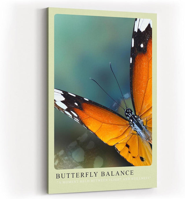 Paul Sinus Kunstdruck 40x60cm Schmetterling Nahaufnahme mit orange-schwarzen Flügeln – Moment voll Balance und Ruhe