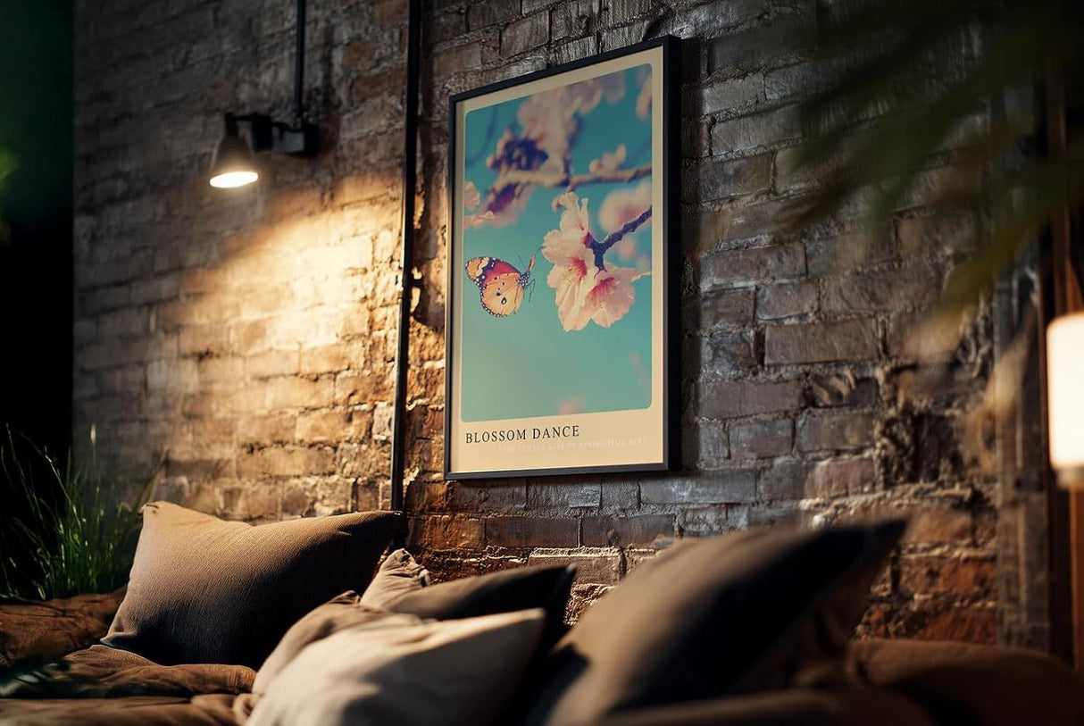 Paul Sinus Kunstdruck 40x60cm Schmetterling und Kirschblüte – Frühlingspoesie im zarten Licht eingefangen