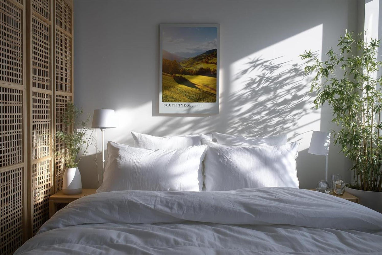 Paul Sinus Kunstdruck 40x60cm Südtirol Italien – sonnige Hügellandschaft mit goldenen Wiesen und herbstlicher Tiefe