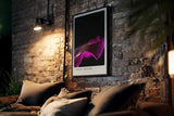 Paul Sinus Kunstdruck 40x60cm Velvet Bloom – samtige Blütenform in dunklem Violett auf Schwarz