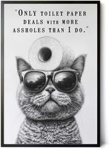 Paul Sinus Poster/Leinwandbild/Rahmenoption – Coole Katze mit Klopapier und frechem Spruch – Lustige WC-Deko für dein Badezimmer