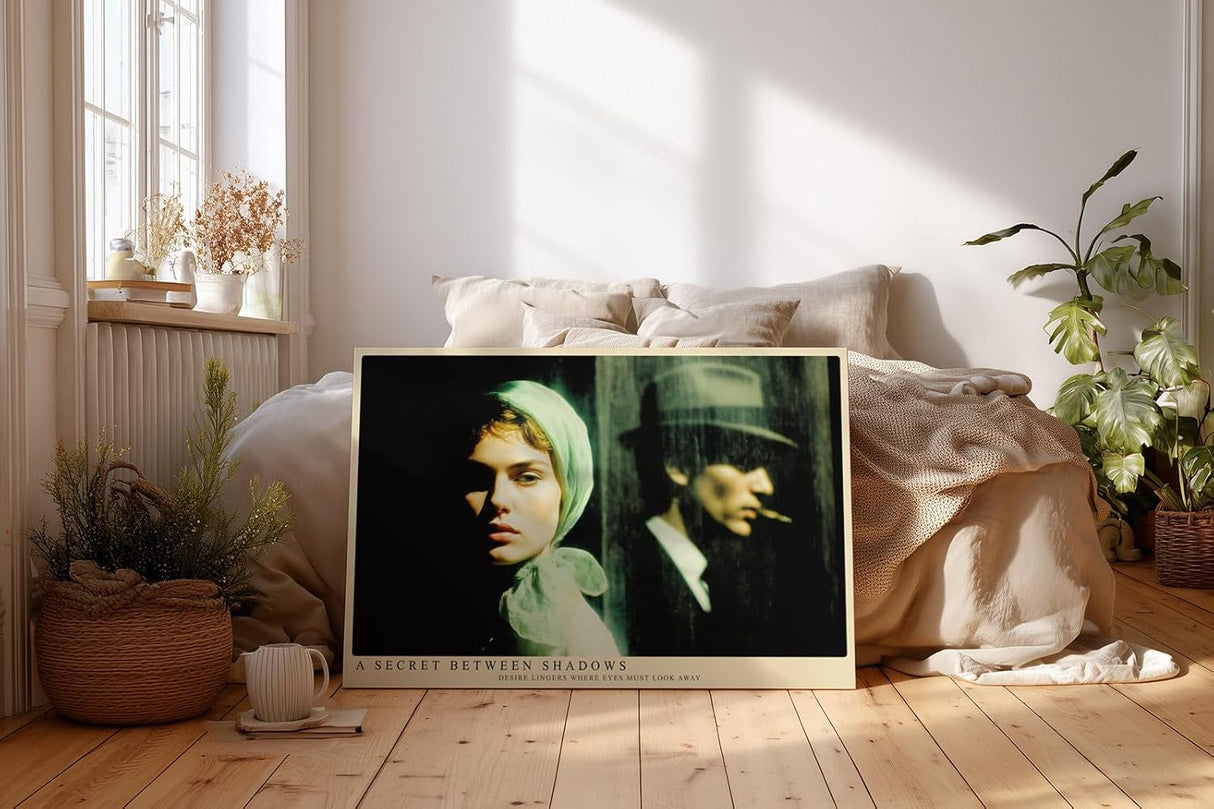 Paul Sinus Wandbild 120x80cm A Secret Between Shadows Film Noir Szene mit Frau und Mann im Schatten Dramatische Vintage Kunst fuer Wohnzimmer und Büro
