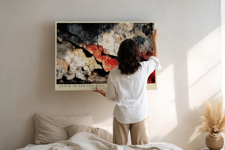 Paul Sinus Wandbild 120x80cm Abstrakte Rissstruktur in alter Wand – Dramatische Texturkunst mit roten Akzenten für modernes Wohnen