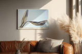 Paul Sinus Wandbild 120x80cm abstrakte schwebende Form moderne minimalistische Kunst sanfte Goldtoene elegante Linien Kunstdruck stilvolle Wanddekoration fuer Wohnzimmer Büro Schlafzimmer