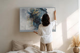 Paul Sinus Wandbild 120x80cm Abstraktes Frauenportraet Moderne Collagekunst in Blau und Gold Stilvolles Kunstbild fuer Wohnzimmer Schlafzimmer und Büro