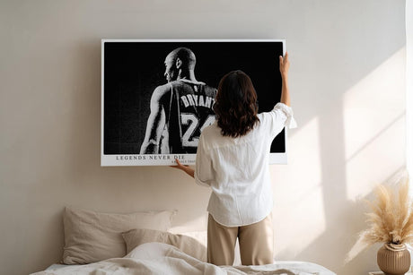 Paul Sinus Wandbild 120x80cm Basketball Legende Nummer 24 Sportkunst schwarz weiß modernes Athleten Motiv dynamische Sport Wanddekoration für Wohnzimmer Fitnessraum Büro