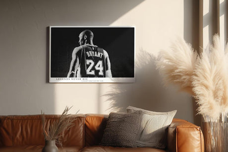 Paul Sinus Wandbild 120x80cm Basketball Legende Nummer 24 Sportkunst schwarz weiß modernes Athleten Motiv dynamische Sport Wanddekoration für Wohnzimmer Fitnessraum Büro