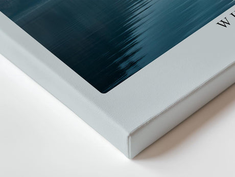 Paul Sinus Wandbild 120x80cm Baum am stillen See Nebel Gebirgslandschaft ruhige Naturfotografie minimalistische Wanddekoration fuer Wohnzimmer Büro