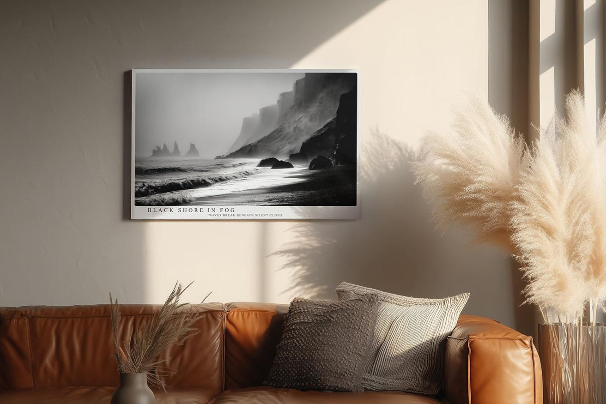 Paul Sinus Wandbild 120x80cm Black Shore in Fog dramatische schwarz weiß Küstenlandschaft Meer und Klippen Natur Fotokunst Poster für Wohnzimmer Büro