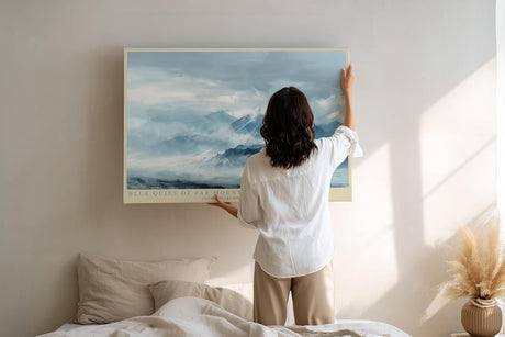 Paul Sinus Wandbild 120x80cm Blaue Berglandschaft im Nebel ruhige Bergkette Landschaftsbild in sanften Blautoenen moderne Natur Wanddekoration