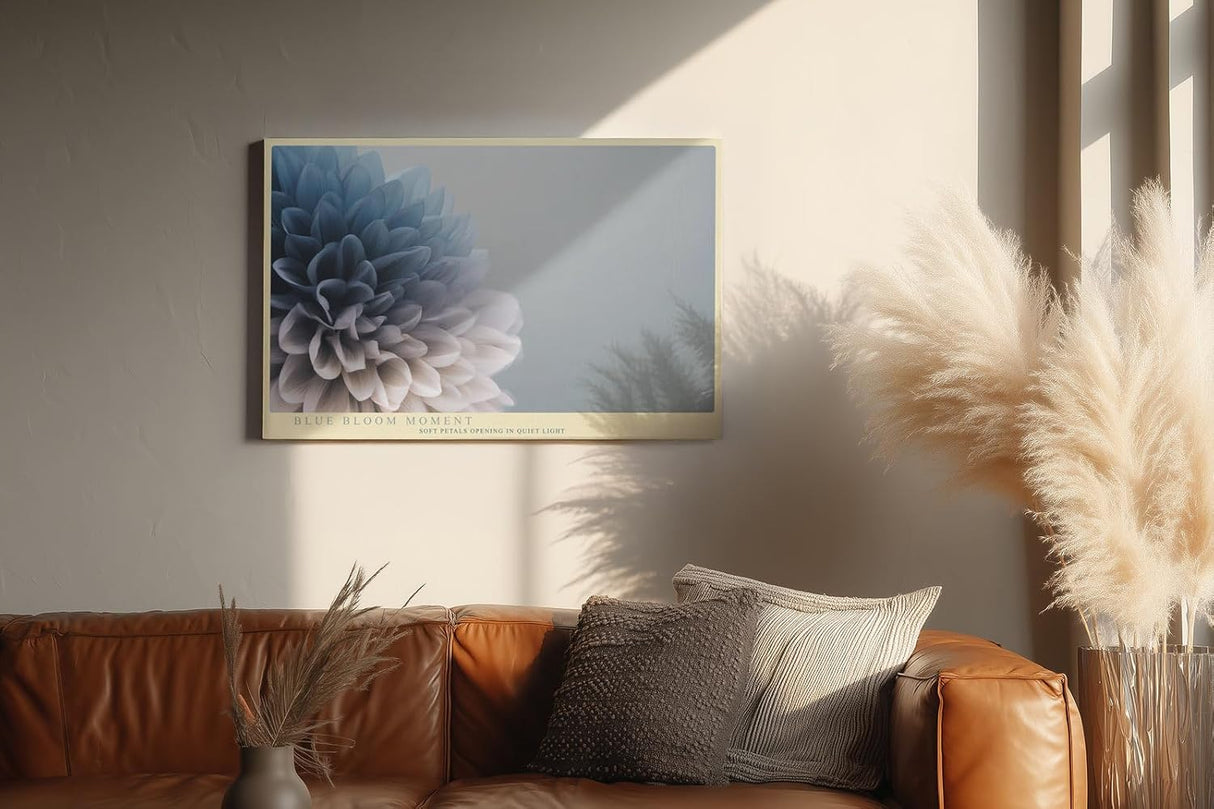 Paul Sinus Wandbild 120x80cm blaue Blume Makro Fotokunst elegante Blüten Nahaufnahme in sanften Blau und Grautönen modernes Kunstposter für Wohnzimmer Schlafzimmer Büro