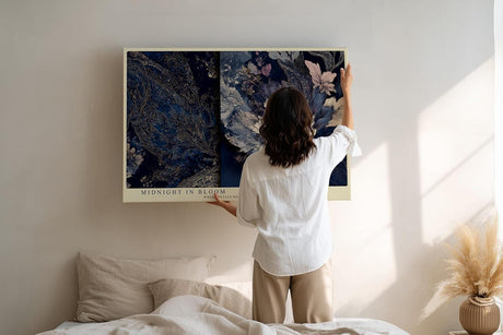 Paul Sinus Wandbild 120x80cm blaue Blumen abstrakte florale Kunst dunkelblau gold elegante Wanddekoration fuer Wohnzimmer Büro