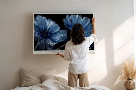 Paul Sinus Wandbild 120x80cm Blaue Blumen Makro mit Wassertropfen elegante florale Naturkunst