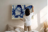Paul Sinus Wandbild 120x80cm Blaue Schmetterlinge Moderne Natur Illustration in Blau Weiß für Wohnzimmer Schlafzimmer Büro