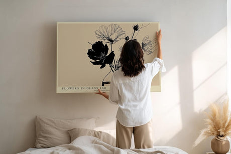 Paul Sinus Wandbild 120x80cm Blumen in Vase minimalistische Linien Illustration beige schwarz botanisches Kunstbild modernes Naturmotiv stilvolle