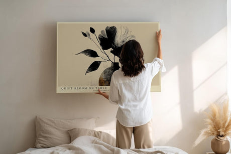Paul Sinus Wandbild 120x80cm Blumen Vase minimalistische Kunst schwarz beige moderne Illustration Kunstdruck stilvolle Wanddekoration fuer Wohnzimmer Schlafzimmer Flur